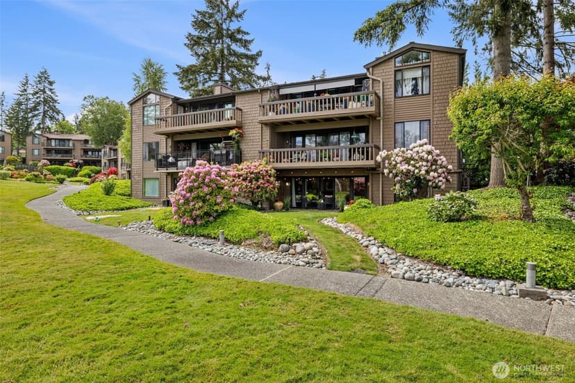 Property photo for 17498 NE 40th Place #I1, Redmond photo 33