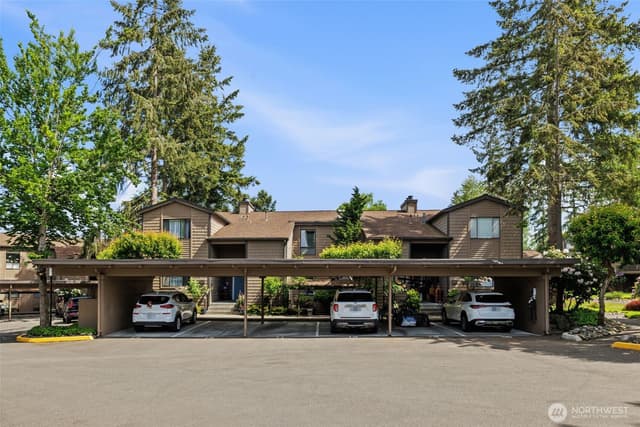Property photo for 17498 NE 40th Place #I1, Redmond photo 2