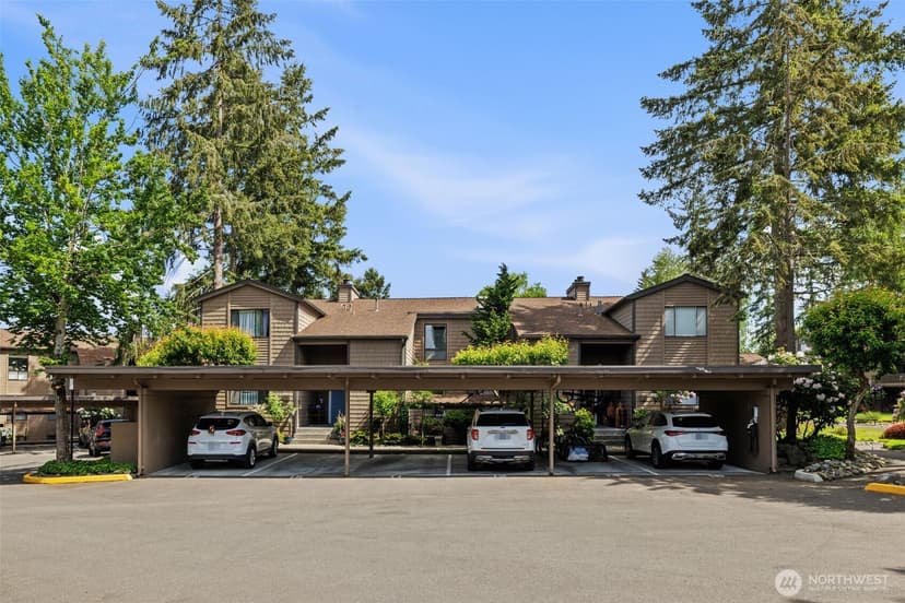 Property photo for 17498 NE 40th Place #I1, Redmond photo 2