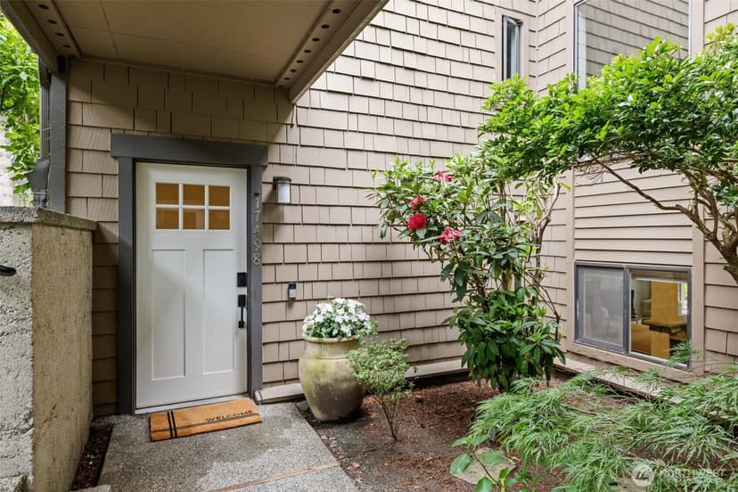 Property photo for 17498 NE 40th Place #I1, Redmond photo 4