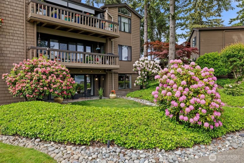 Property photo for 17498 NE 40th Place #I1, Redmond photo 32