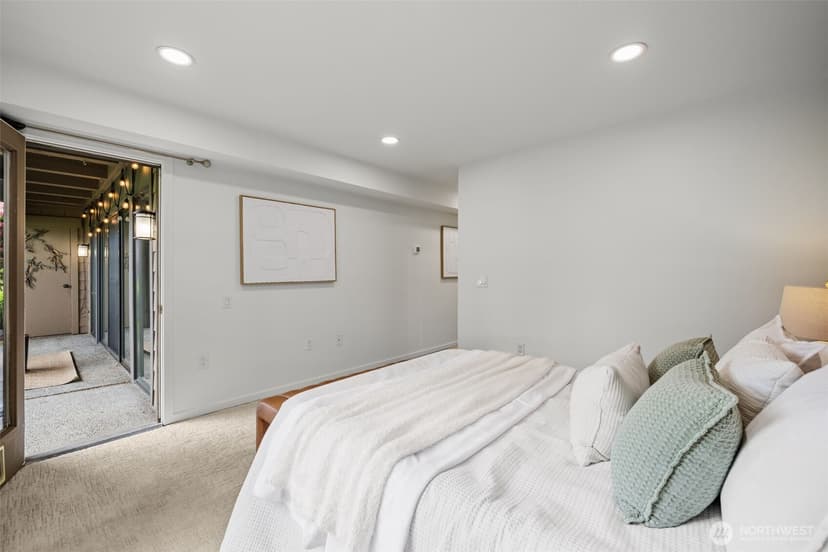 Property photo for 17498 NE 40th Place #I1, Redmond photo 20