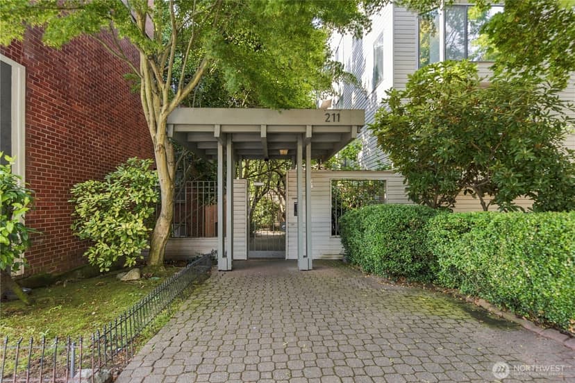 Property photo for 211 Summit Avenue E #108, Seattle photo 20