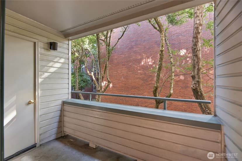 Property photo for 211 Summit Avenue E #108, Seattle photo 18