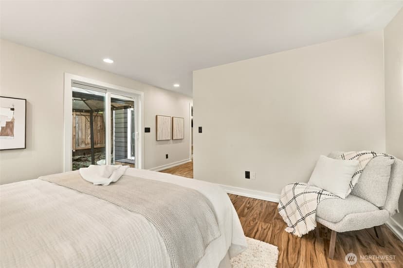 Property photo for 4512 SW Director Place, Seattle photo 16