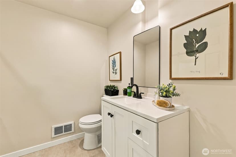Property photo for 4512 SW Director Place, Seattle photo 17