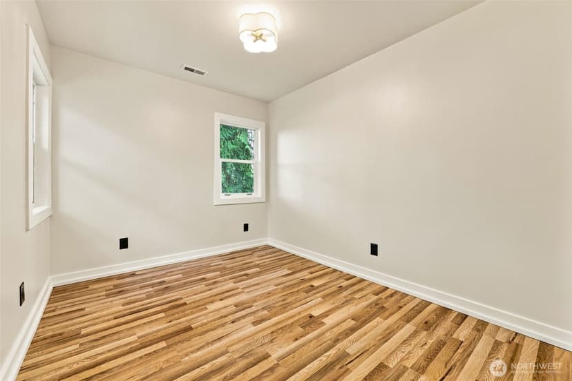 Property photo for 4512 SW Director Place, Seattle photo 21