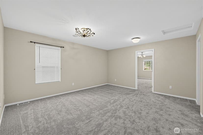 Property photo for 7825 Cortland Avenue SE, Snoqualmie photo 23