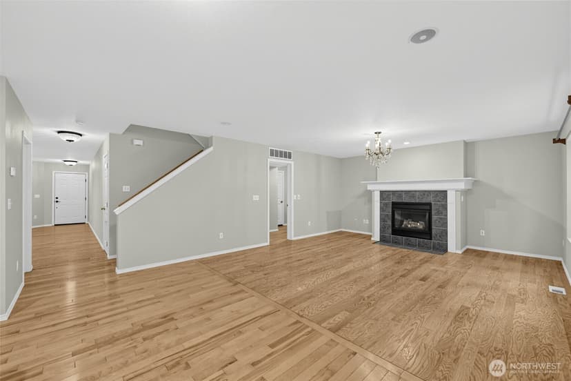 Property photo for 7825 Cortland Avenue SE, Snoqualmie photo 8