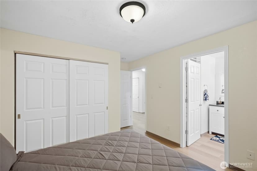 Property photo for 2326 49th Avenue SW, Seattle photo 15