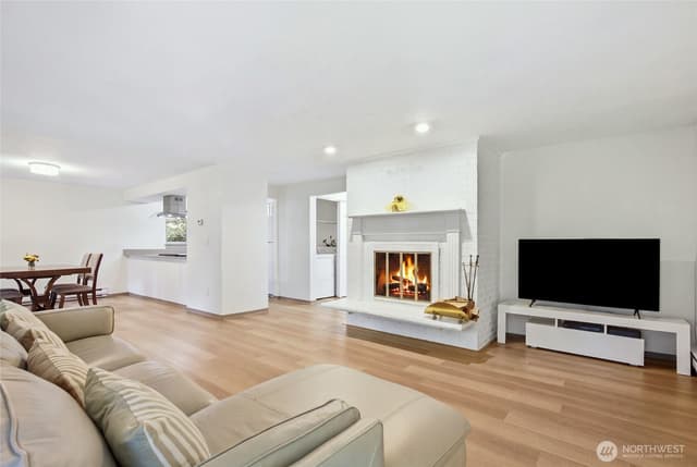 Property photo for 2326 49th Avenue SW, Seattle photo 3