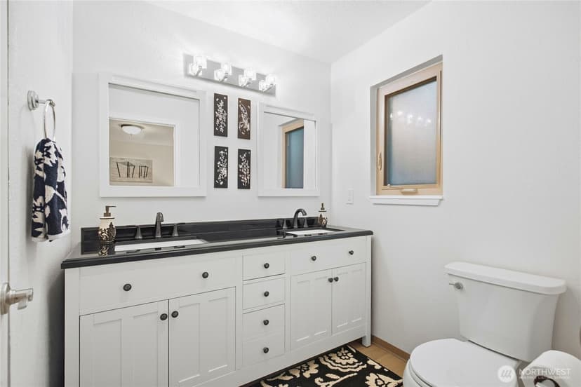 Property photo for 2326 49th Avenue SW, Seattle photo 16
