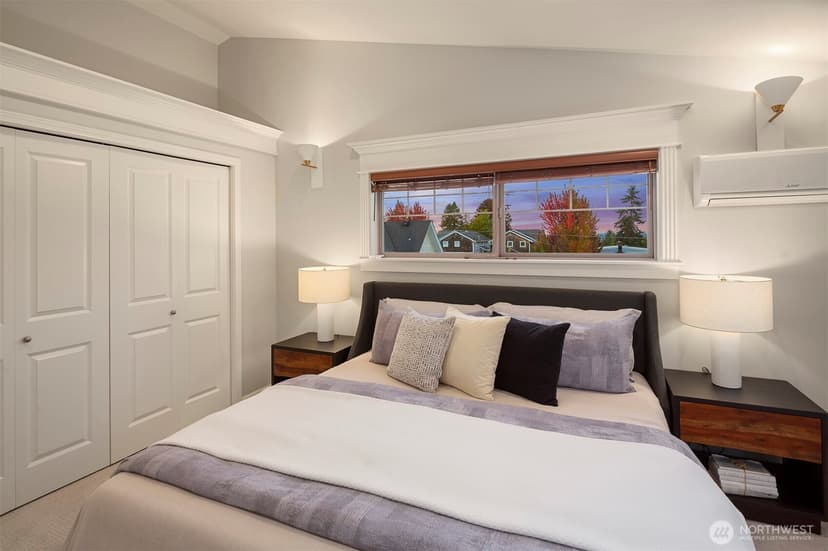 Property photo for 2112 Warren Avenue N #B, Seattle photo 27