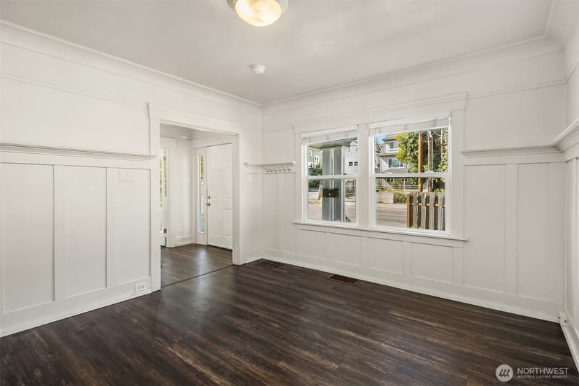 Property photo for 5018 20th Avenue NE, Seattle photo 15