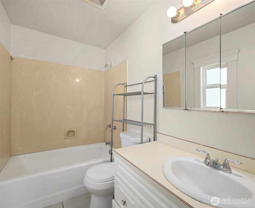 Property photo for 5018 20th Avenue NE, Seattle photo 29