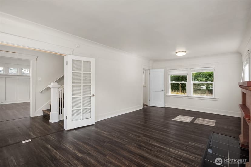 Property photo for 5018 20th Avenue NE, Seattle photo 24