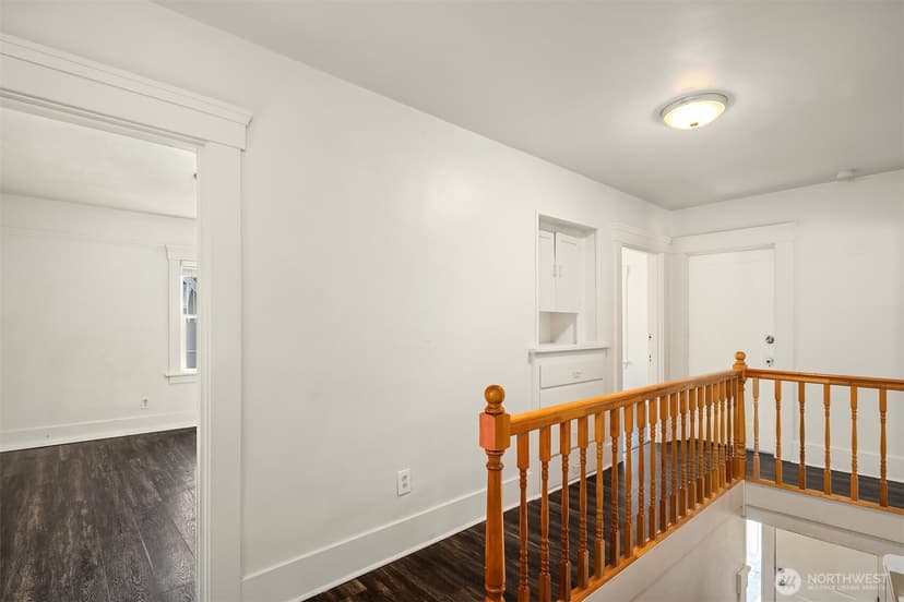 Property photo for 5018 20th Avenue NE, Seattle photo 26