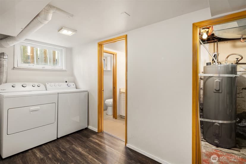 Property photo for 5018 20th Avenue NE, Seattle photo 33