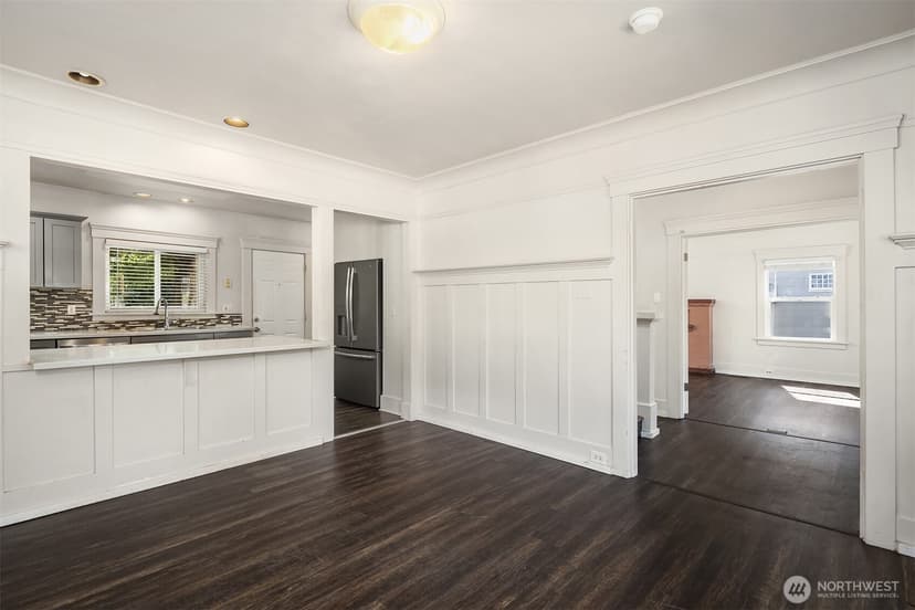Property photo for 5018 20th Avenue NE, Seattle photo 14