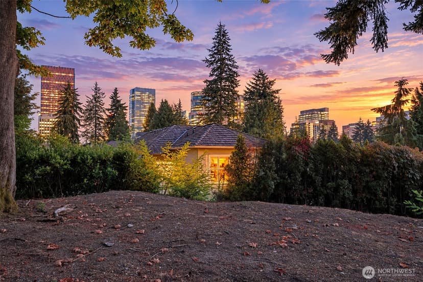Property photo for 1260 108th Avenue NE, Bellevue photo 3