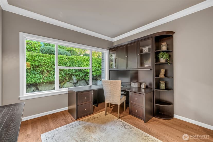 Property photo for 1260 108th Avenue NE, Bellevue photo 22