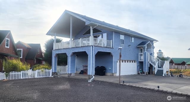 Property photo for 320 Marina Court, Ocean Shores