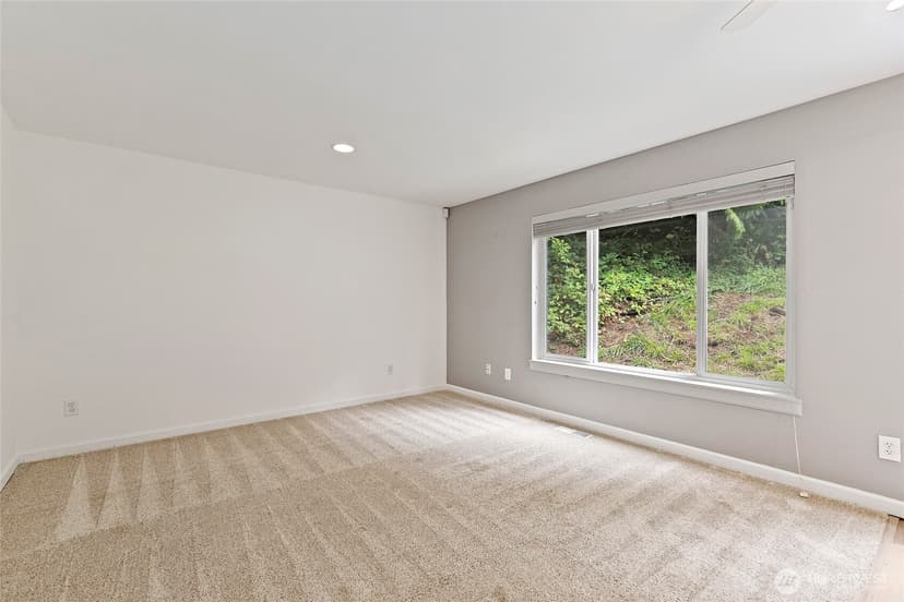 Property photo for 13250 235th Street SE, Issaquah photo 11
