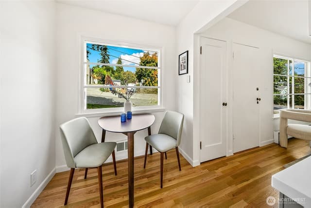 Property photo for 1015 N 40th Street, Seattle photo 5