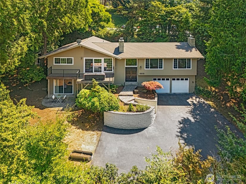 Property photo for 5212 W Mercer Place, Mercer Island photo 3