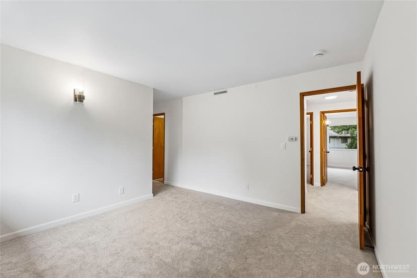 Property photo for 12304 NE 149th Court, Kirkland photo 19