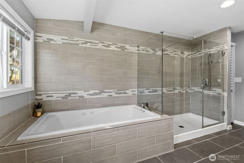 Property photo for 618 NW 163rd Street, Shoreline photo 23
