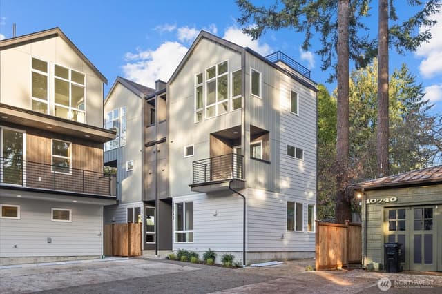 Property photo for 10742 Interlake Avenue N, Seattle