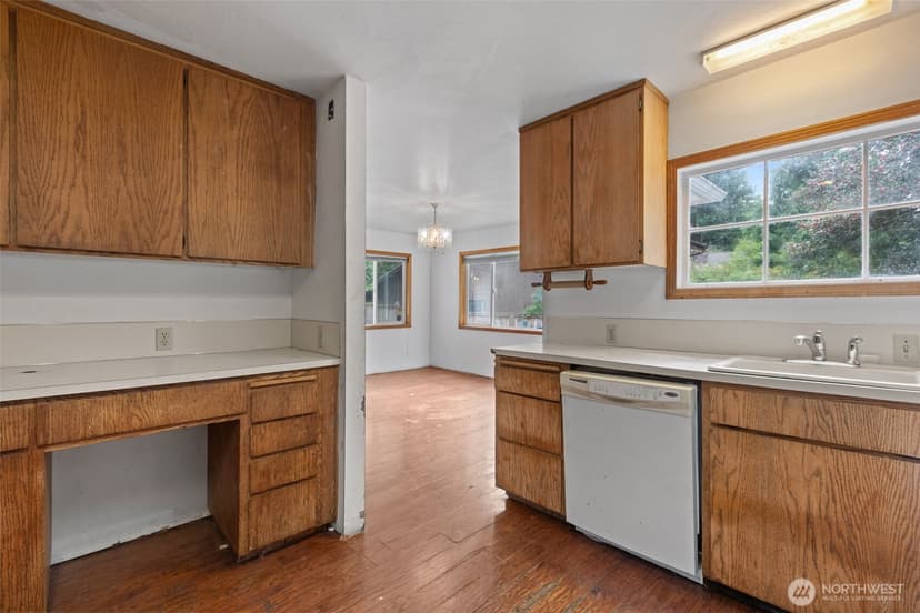 Property photo for 14629 24th Avenue SW, Burien photo 10