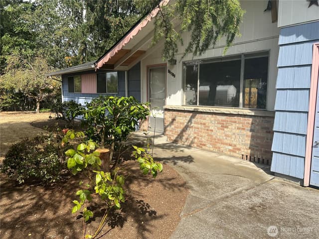 Property photo for 13617 Yakima Avenue S, Tacoma photo 4
