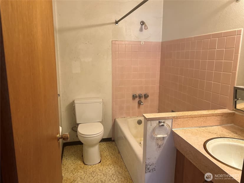 Property photo for 13617 Yakima Avenue S, Tacoma photo 12