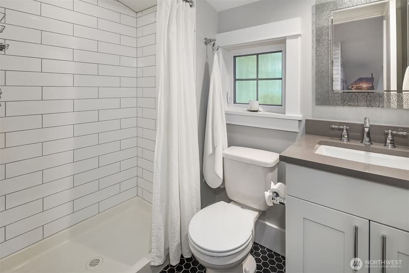 Property photo for 111 NE 63rd Street, Seattle photo 24