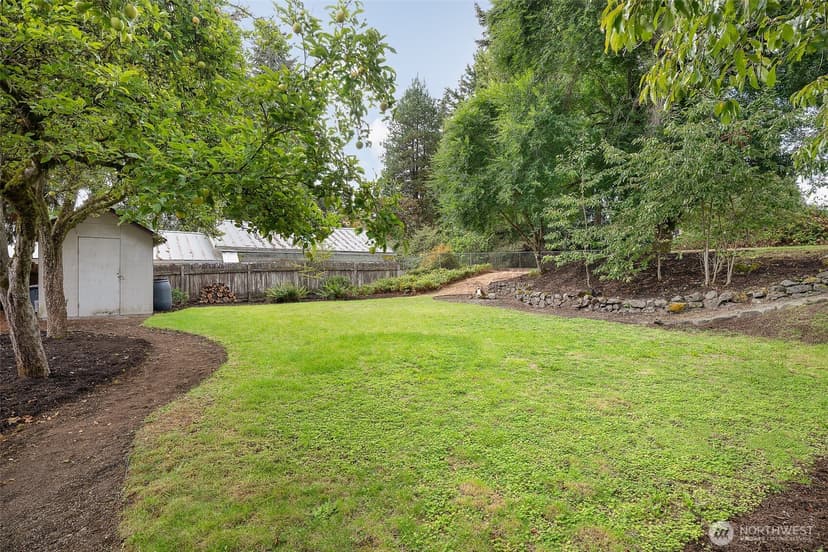 Property photo for 10915 North Park Avenue N, Seattle photo 30