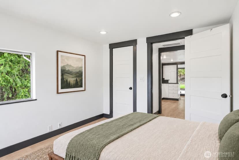 Property photo for 10915 North Park Avenue N, Seattle photo 14