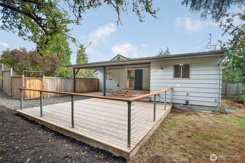 Property photo for 10915 North Park Avenue N, Seattle photo 26