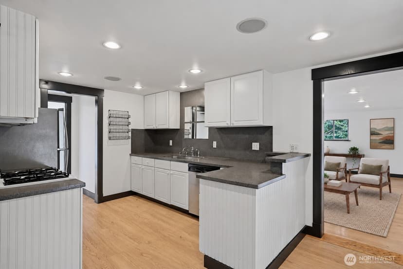 Property photo for 10915 North Park Avenue N, Seattle photo 10