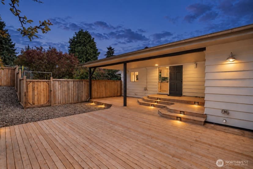 Property photo for 10915 North Park Avenue N, Seattle photo 24