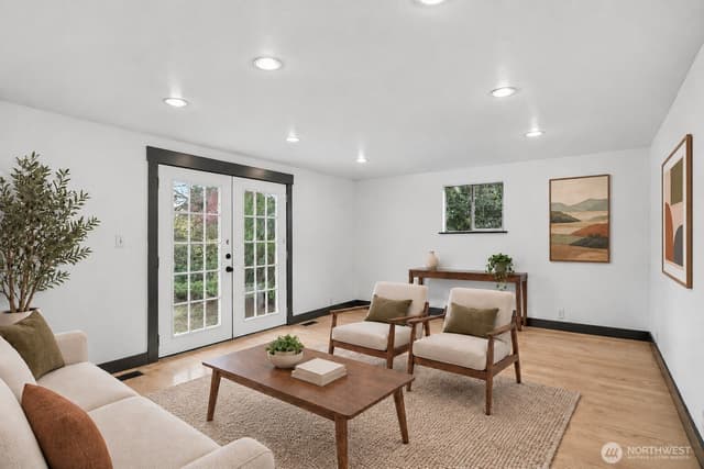 Property photo for 10915 North Park Avenue N, Seattle photo 5