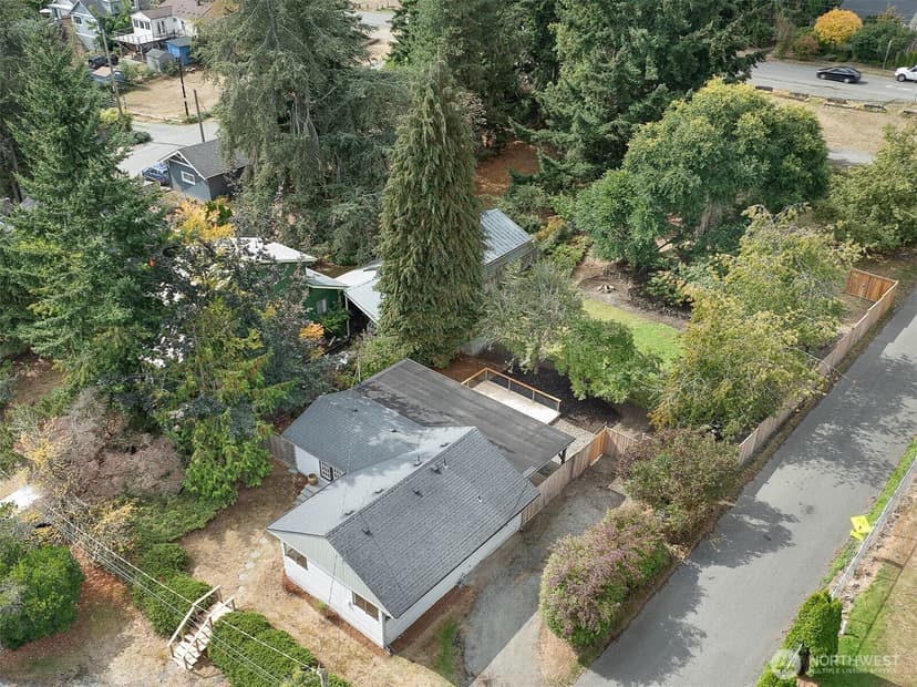 Property photo for 10915 North Park Avenue N, Seattle photo 36