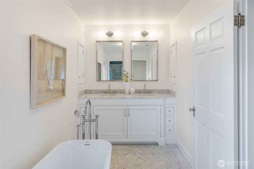 Property photo for 700 McGilvra Boulevard E, Seattle photo 23