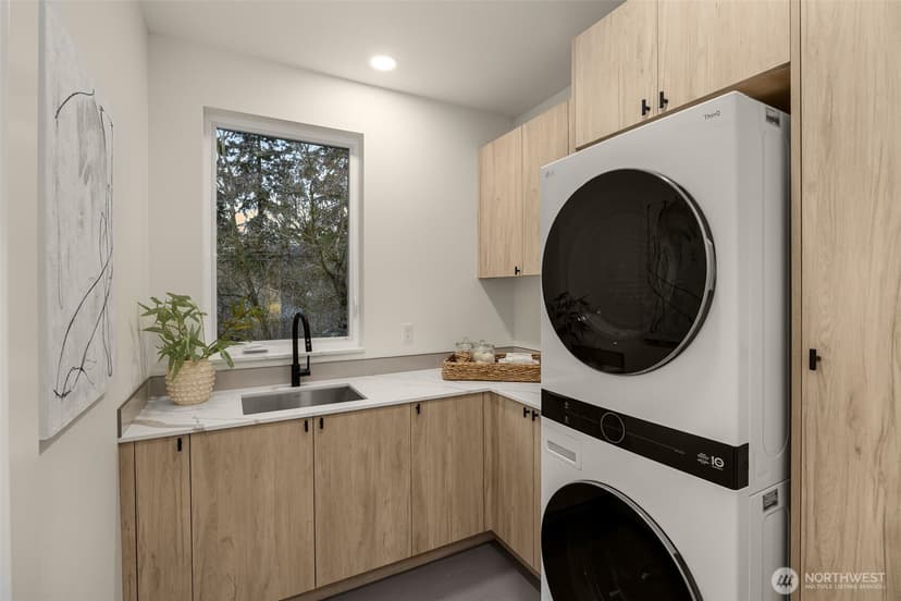 Property photo for 8403 NE 137th Street, Kirkland photo 27