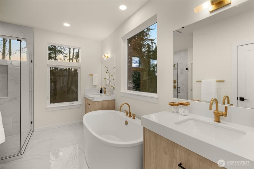Property photo for 8403 NE 137th Street, Kirkland photo 22