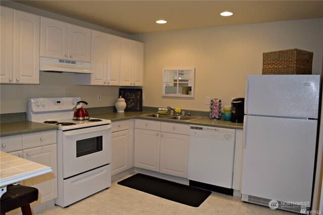Property photo for 23042 NE 8th st Apt A #A, Sammamish photo 4