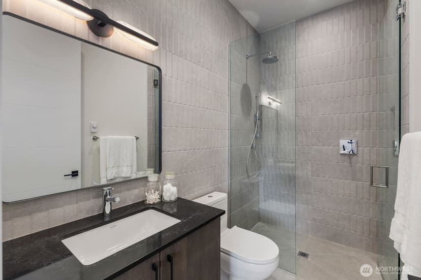 Property photo for 1653 105th Avenue SE, Bellevue photo 33