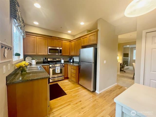 Property photo for 23036 NE 8th Street #D, Sammamish photo 5