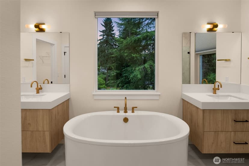Property photo for 8409 NE 137th Street, Kirkland photo 23